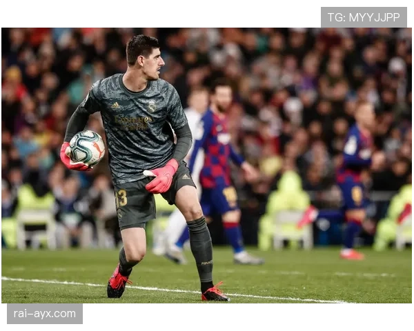 库尔图瓦欧冠零封纪录再刷新,皇马门将书写历史新篇章