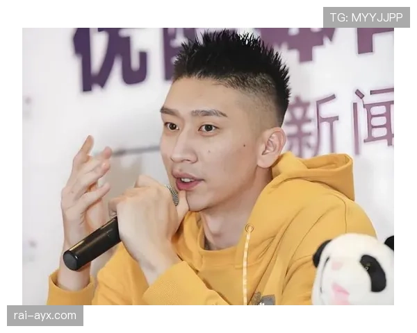 孙悦家里电视都不用买了吧，篮球场上演家庭大片呢？